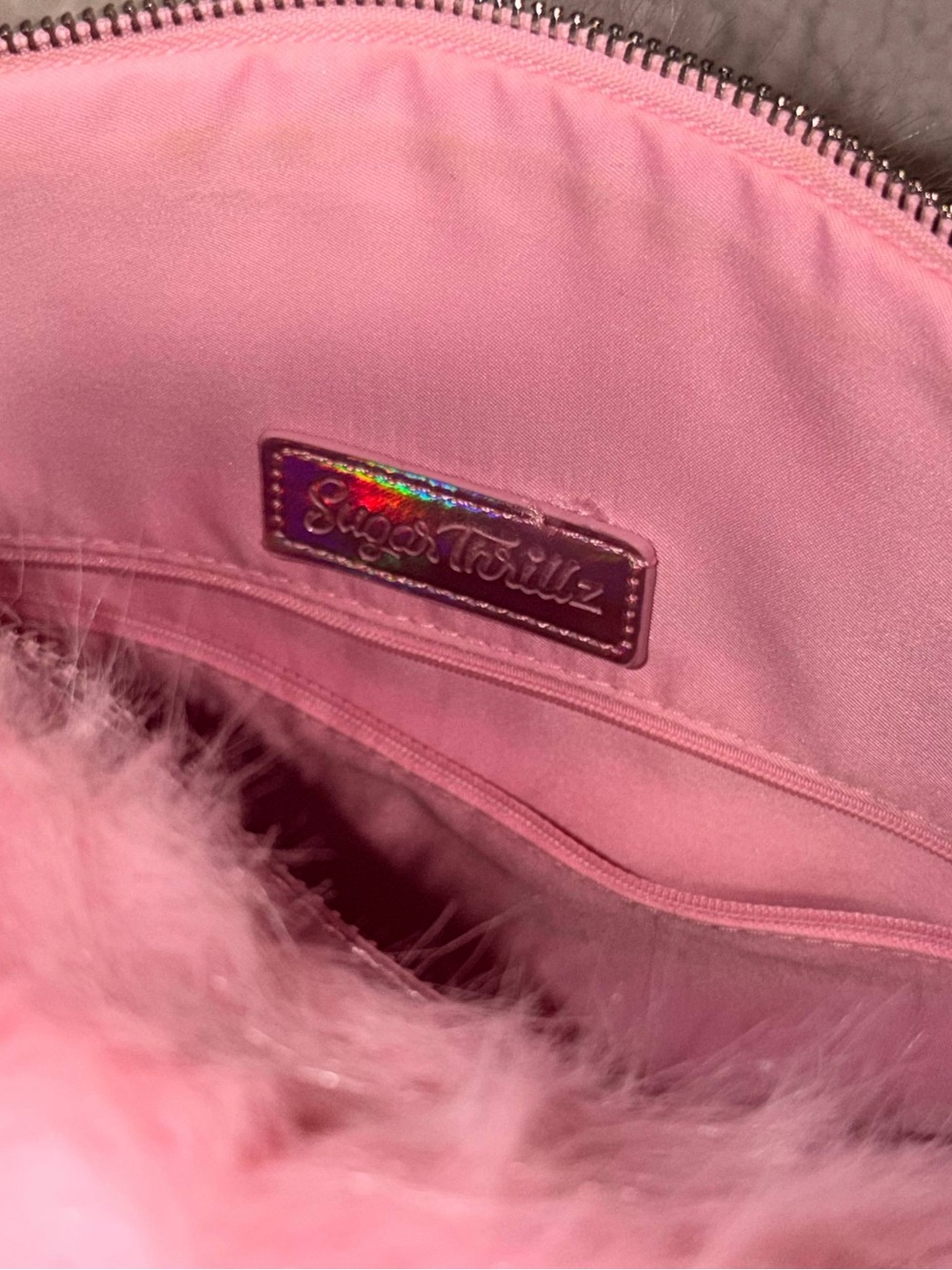 Pink Faux-Fur Shoulder Bag with Holographic Strap BROKEN ZIPPER - Picture 2 of 3